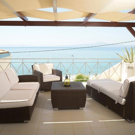 Apartamento Agali 2 Superior Mezonet Front Of The Sea Akrogiali Exterior foto
