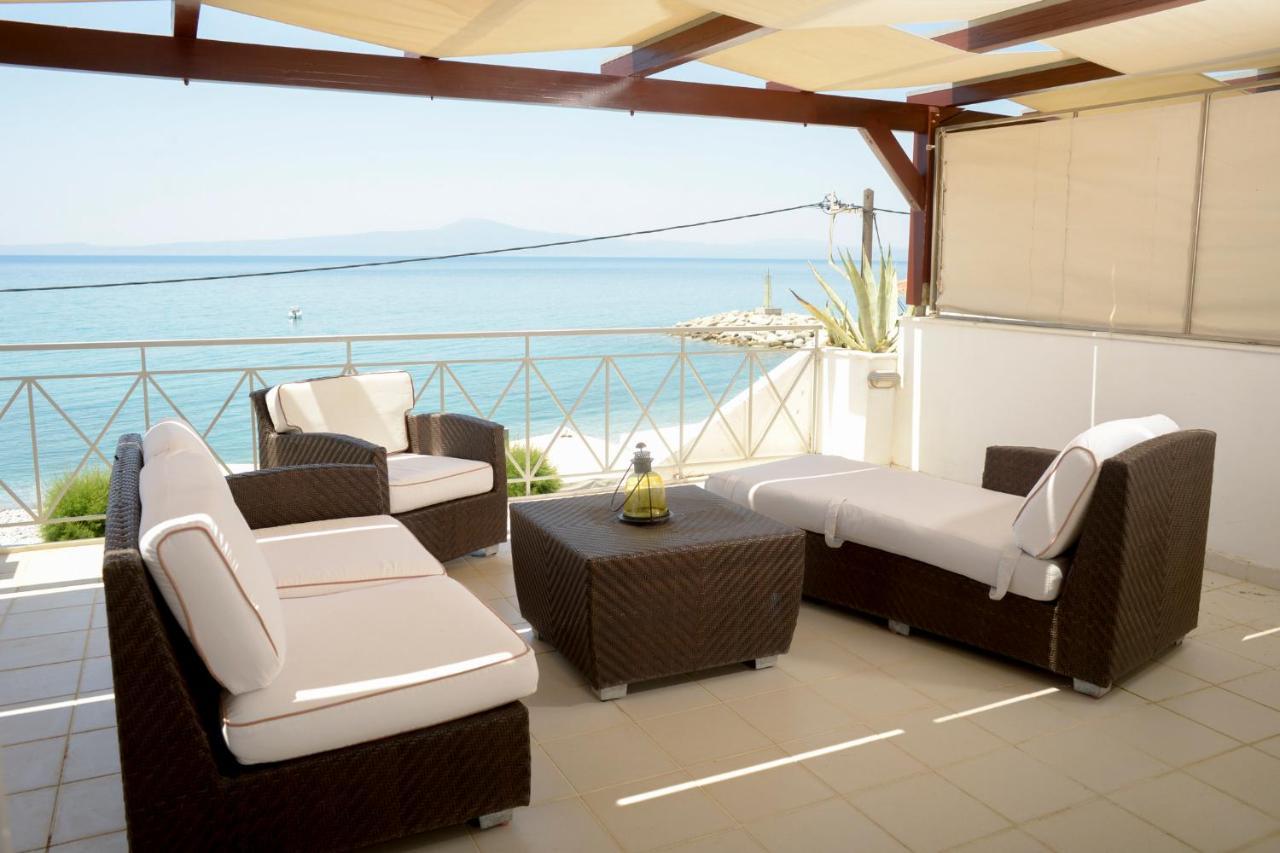 Apartamento Agali 2 Superior Mezonet Front Of The Sea Akrogiali Exterior foto