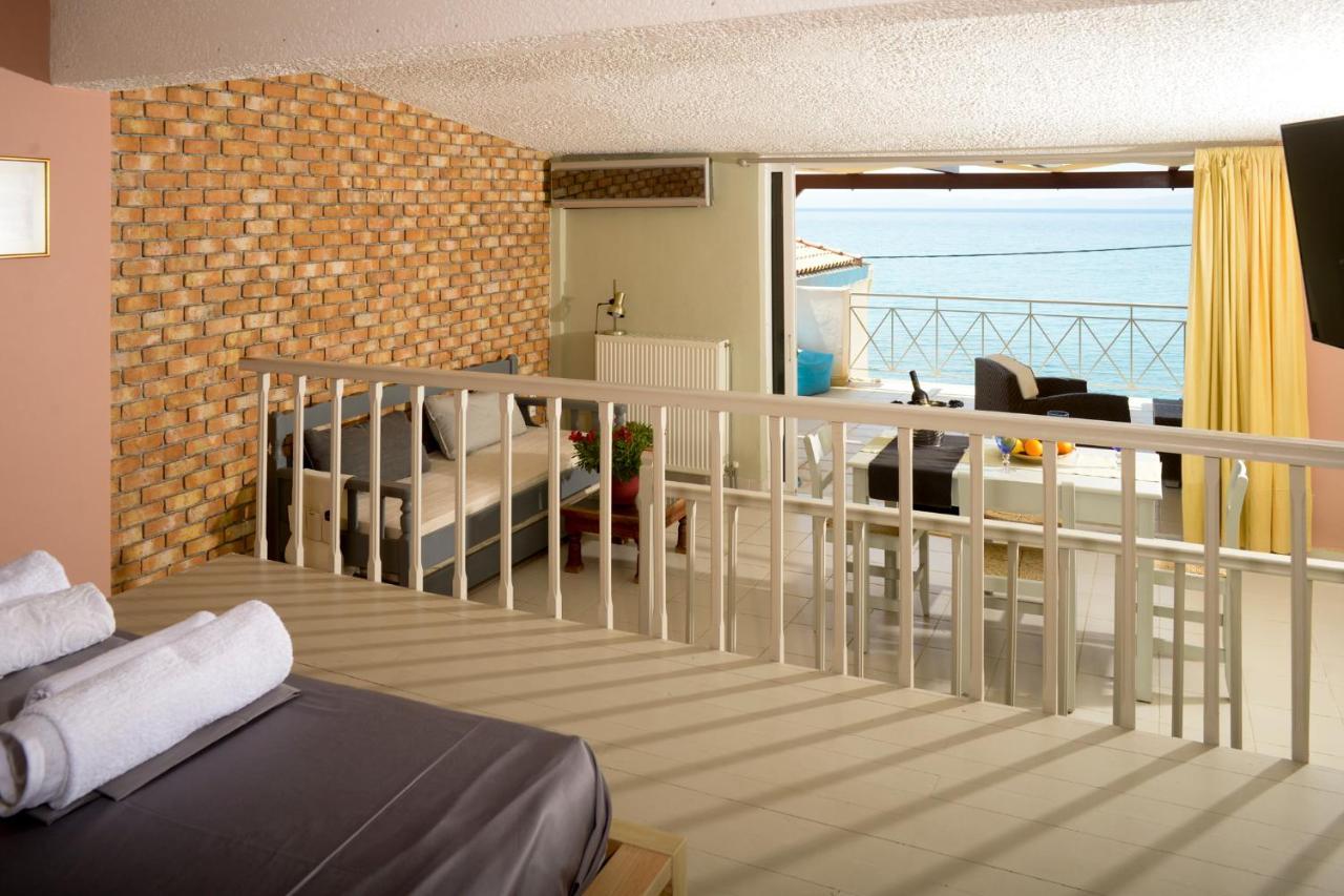 Apartamento Agali 2 Superior Mezonet Front Of The Sea Akrogiali Exterior foto