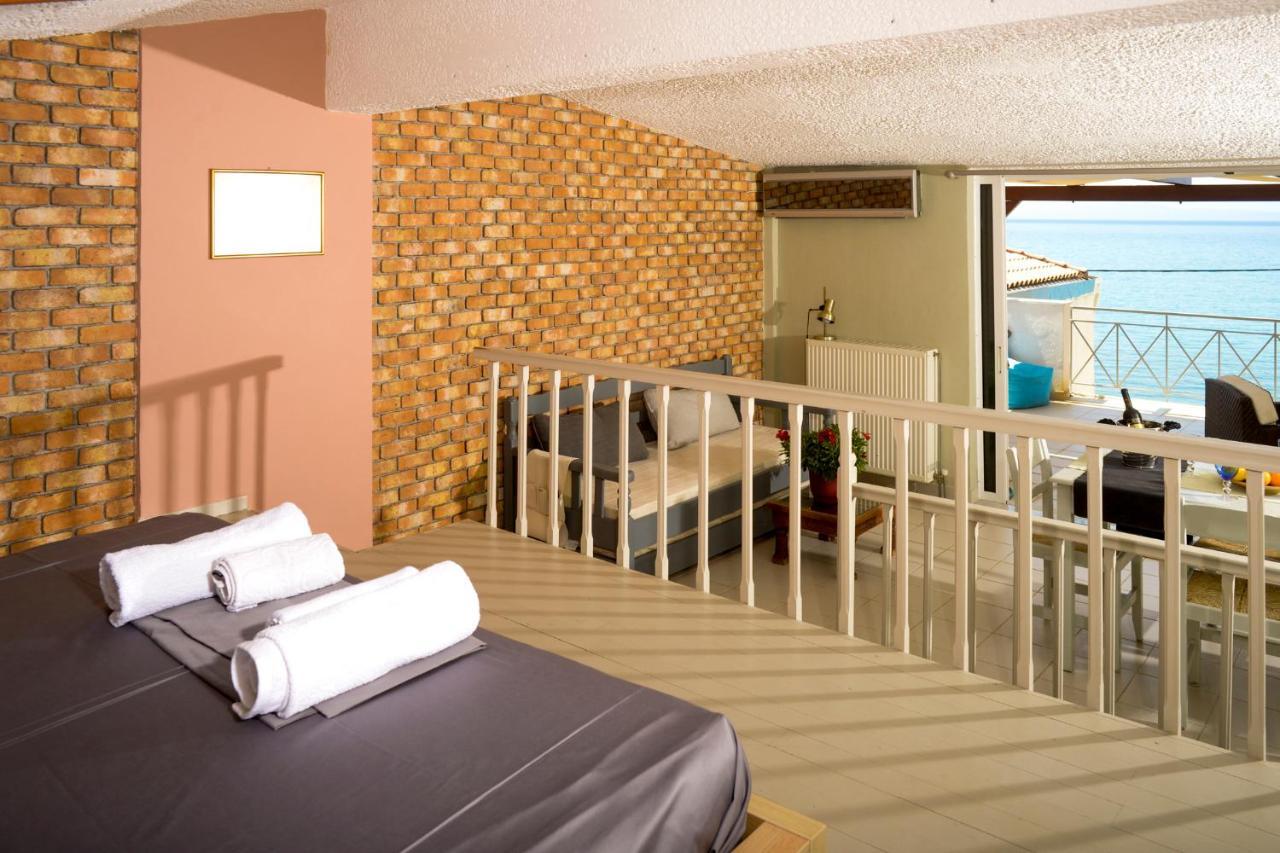 Apartamento Agali 2 Superior Mezonet Front Of The Sea Akrogiali Exterior foto