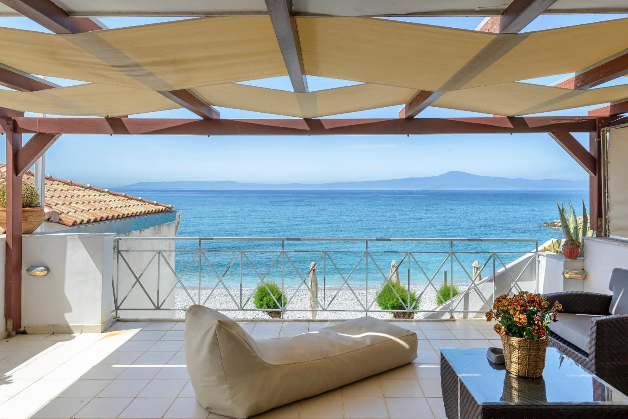 Apartamento Agali 2 Superior Mezonet Front Of The Sea Akrogiali Exterior foto